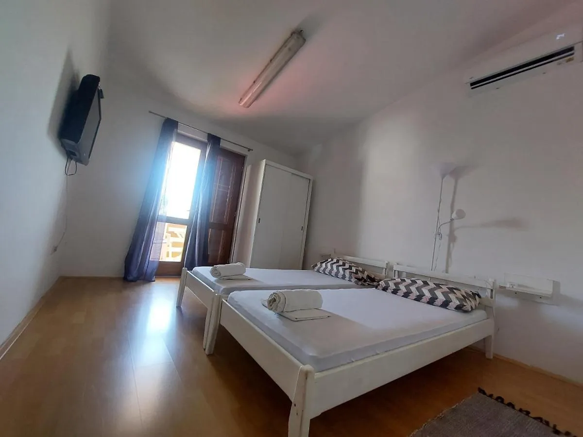 Iva Apartment 50M From See Pag Town