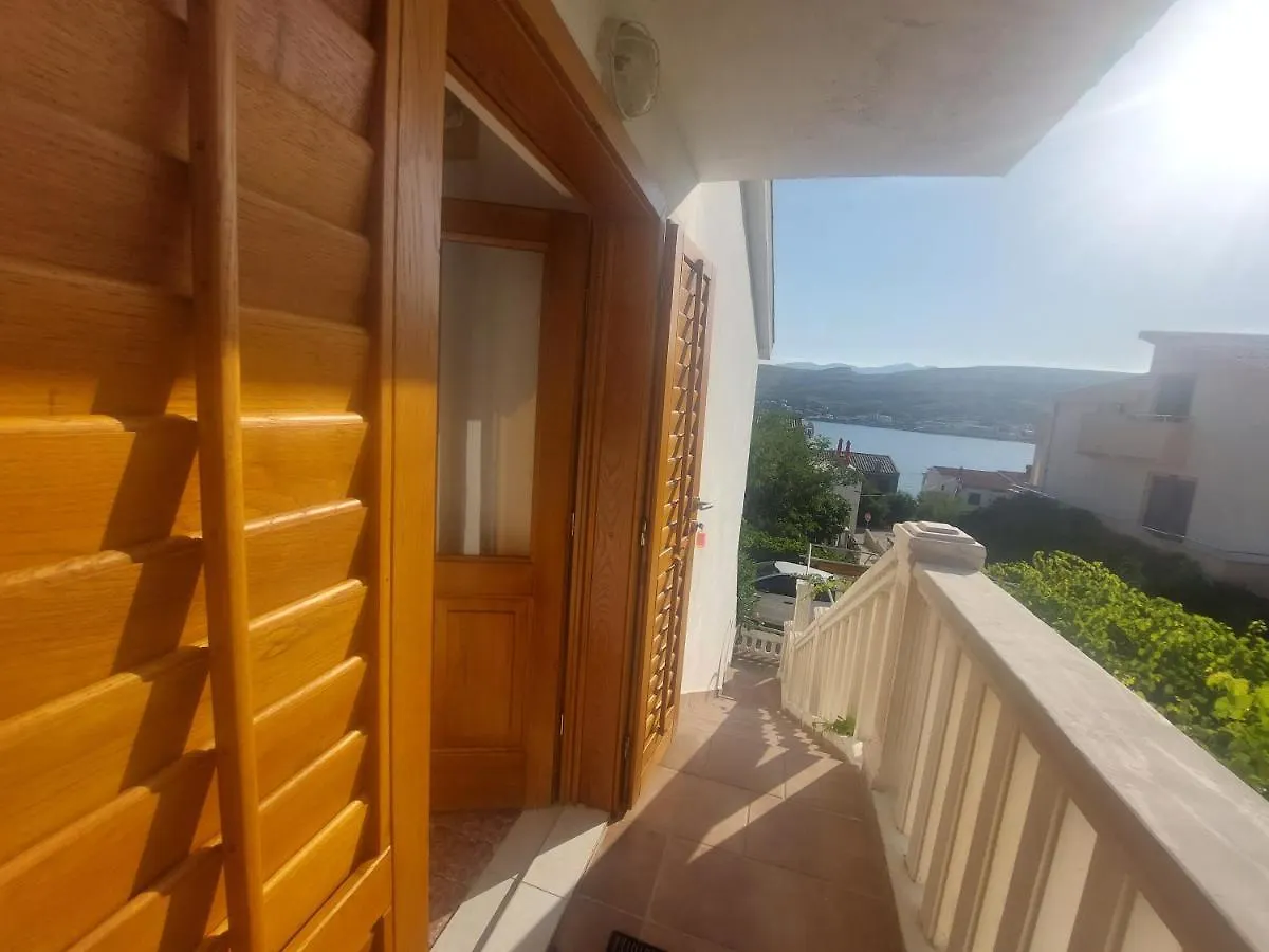 Iva Apartment 50M From See Pag Town