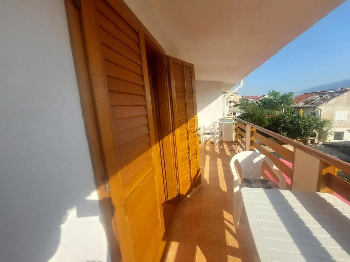 Iva Apartment 50M From See Pag Town 0*,